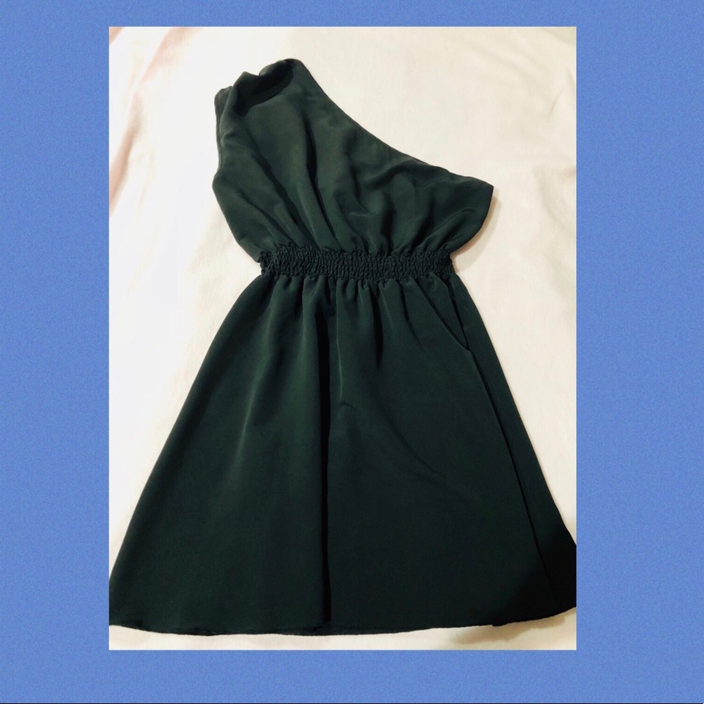 Kardashian Kollection- one sleeve cute dress/shirt